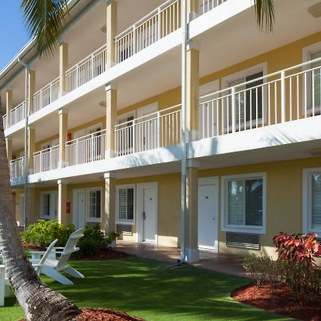 Sunshine Suites Resort West Bay Exteriér fotografie