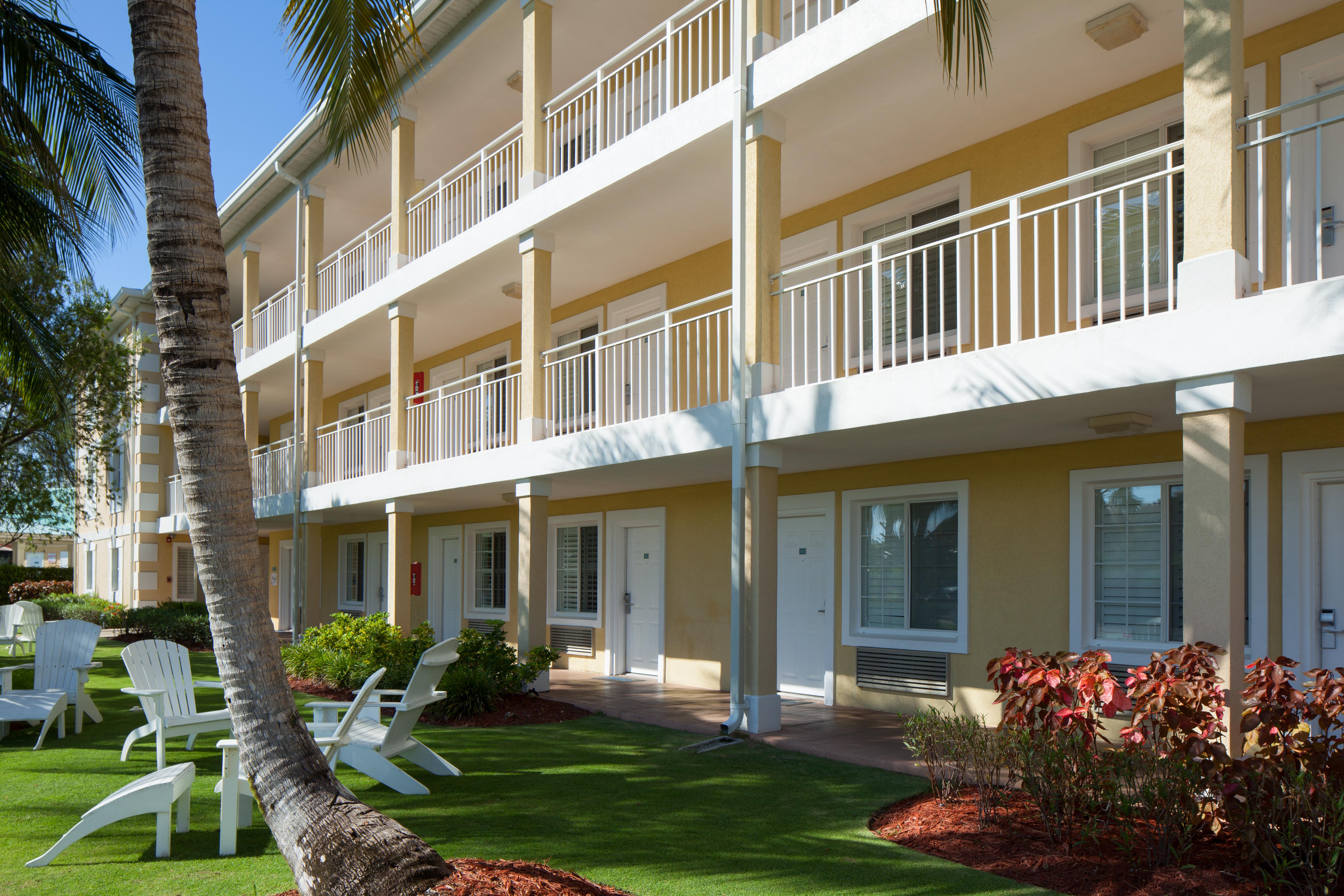 Sunshine Suites Resort West Bay Exteriér fotografie