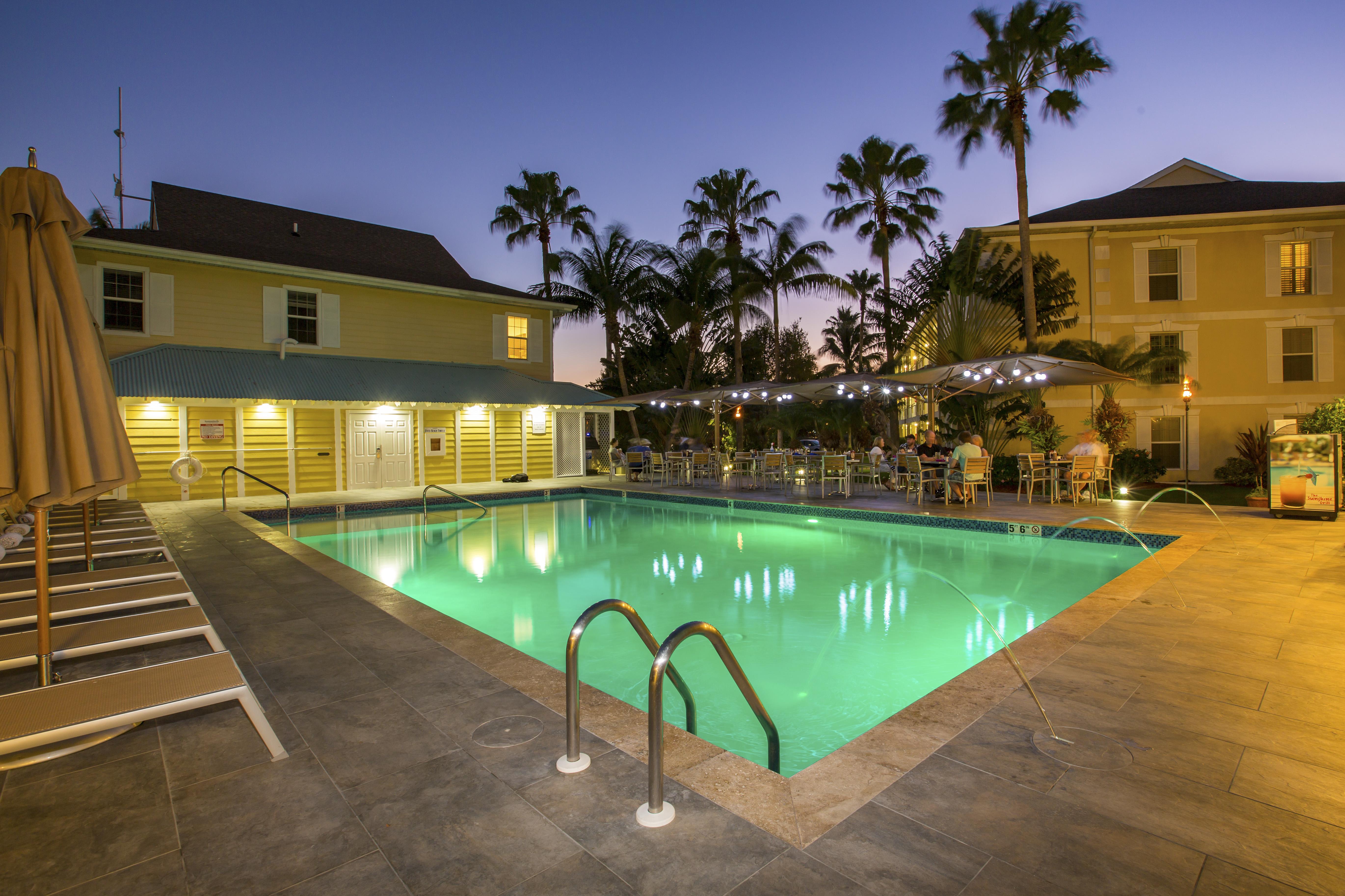 Sunshine Suites Resort West Bay Exteriér fotografie