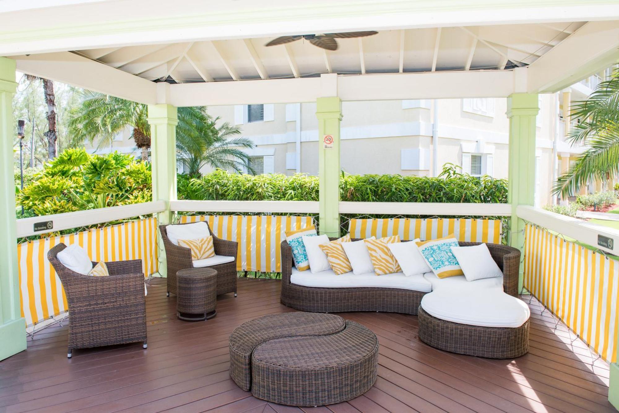 Sunshine Suites Resort West Bay Exteriér fotografie