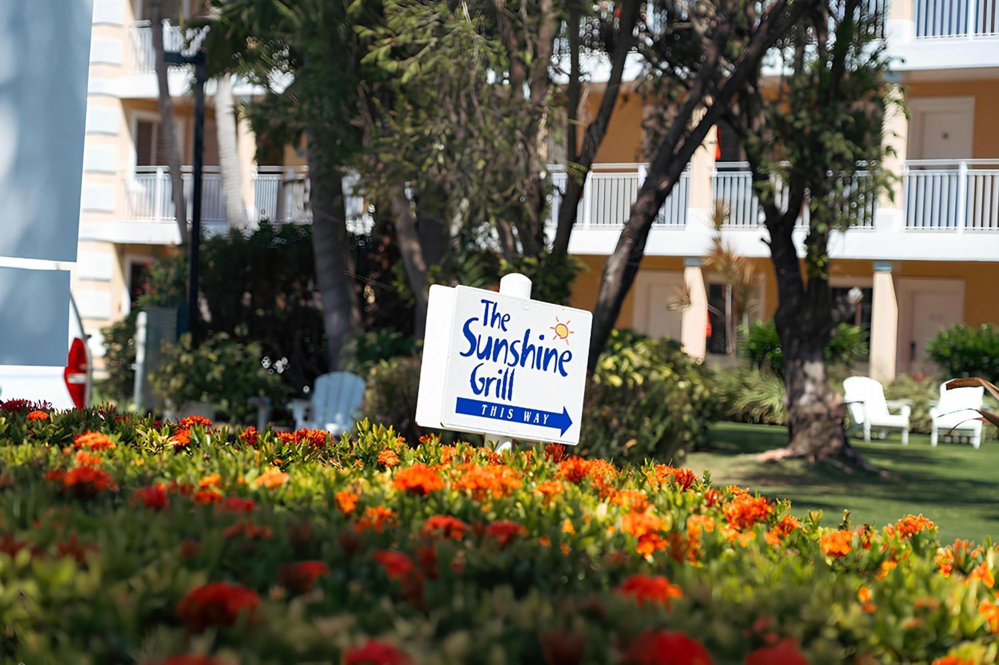 Sunshine Suites Resort West Bay Exteriér fotografie