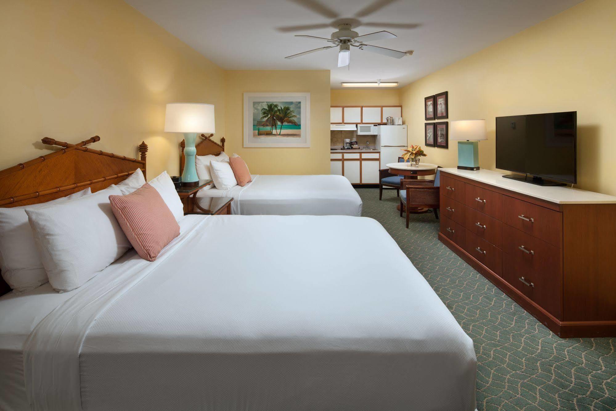 Sunshine Suites Resort West Bay Exteriér fotografie