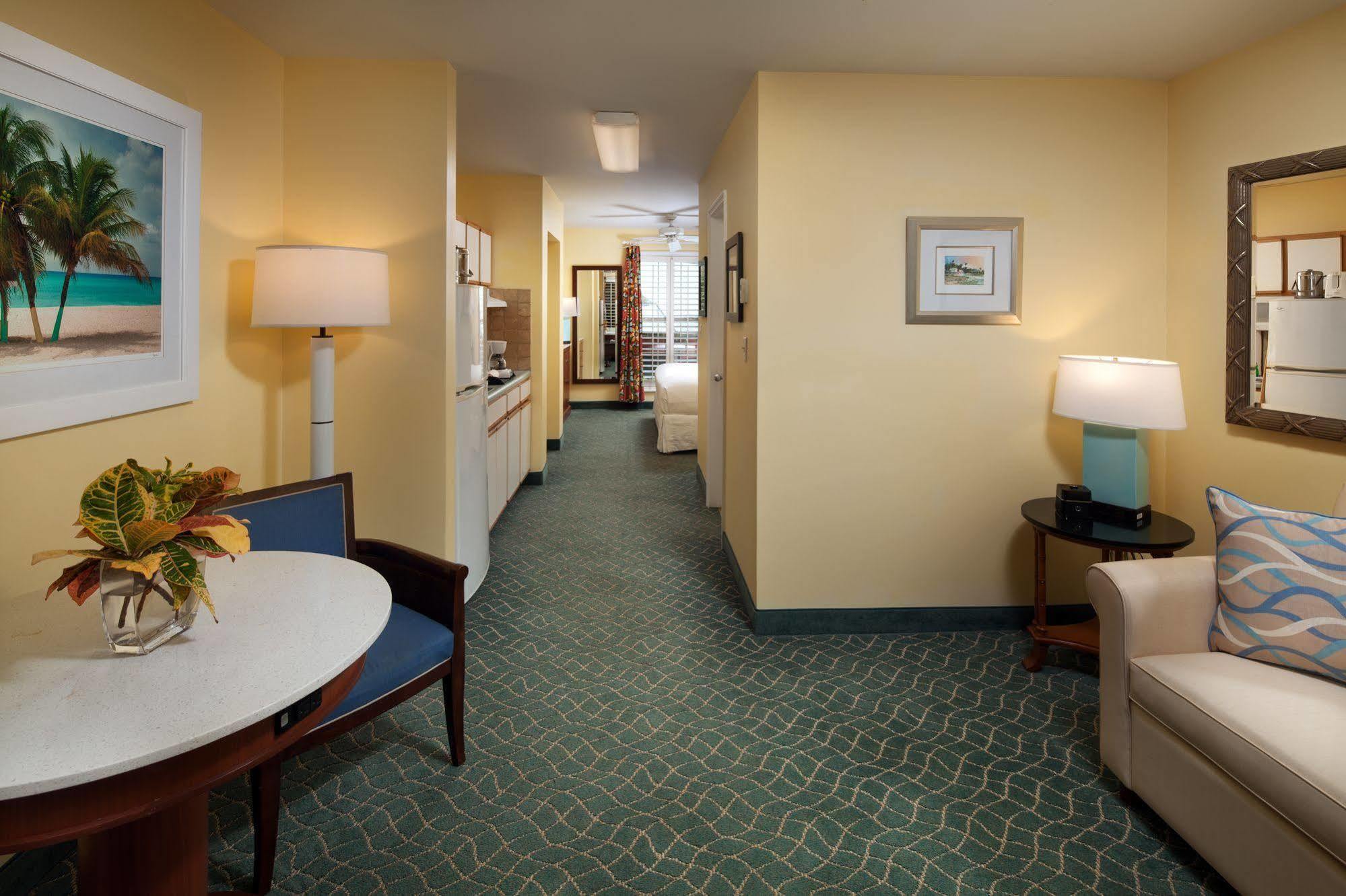 Sunshine Suites Resort West Bay Exteriér fotografie
